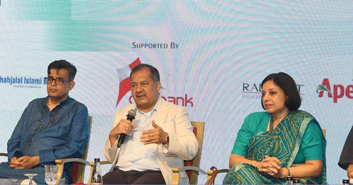 সাংবাদিকদের তথ্যের বস্তুনিষ্ঠতা নিশ্চিত করা জরুরি