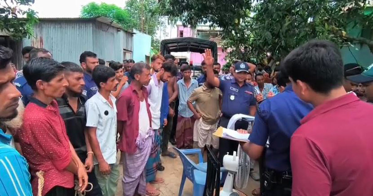 মুক্তাগাছায় মাদকবিরোধী অভিযান, ছবি: বাসস