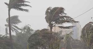 দেশের ১৩ অঞ্চলে ঝড়ের পূর্বাভাস, নদীবন্দরে সতর্কতা