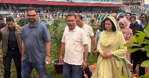 নতুন কুঁড়ি স্পোর্টসের সমাপনী অনুষ্ঠানে মাঠে উপস্থিত প্রধানমন্ত্রী
