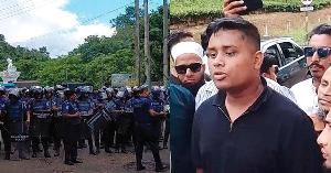 পুলিশও হবেন, দলীয় এজেন্ডাও বাস্তবায়ন করবেন