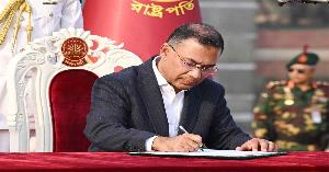 ঢাকার আশপাশের নৌ-পথ সচলের নির্দেশ প্রধানমন্ত্রীর