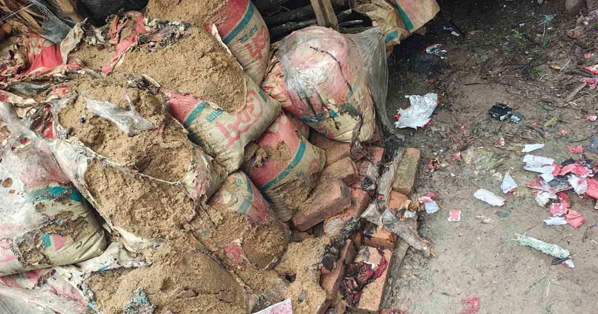 বরিশালে বোমা সদৃশ বস্তু, ছবিঃ সংগৃহীত 