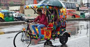 দুপুরের দিকে ঢাকায় বজ্রসহ বৃষ্টির আভাস