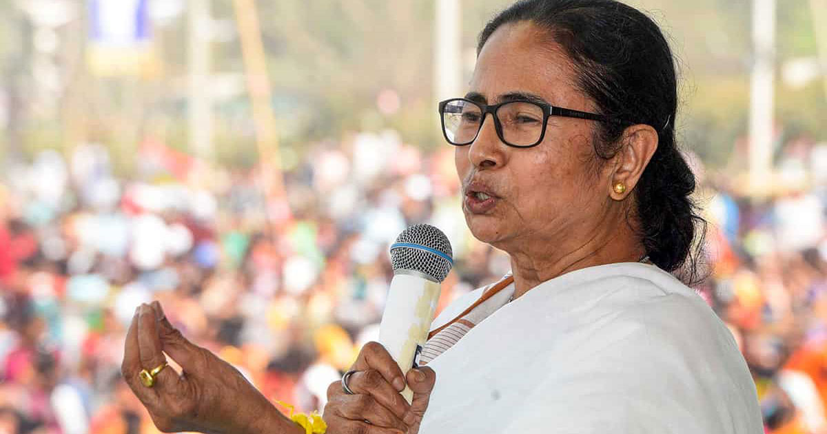 পুলিশকে নিরাপত্তা না দেয়ার অভিযোগ মমতার