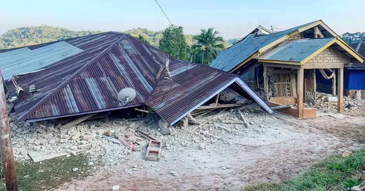 ইন্দোনেশিয়ায় ৭.৭ মাত্রার ভূমিকম্প
