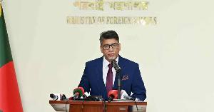 অনুকূল পরিবেশ না থাকায় দিল্লি যাচ্ছেন না প্রধানমন্ত্রী