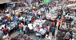 নিবন্ধনের আওতায় আসছে হকাররা