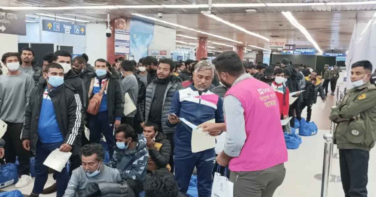 লিবিয়া থেকে দেশে ফিরলেন ১৭৪ বাংলাদেশি