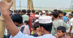 পদ্মায় ফুটবল খেলতে গিয়ে শিশু নিখোঁজ