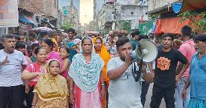 ঢাকার পল্লবী বিহারি ক্যাম্পে সংঘর্ষ, গুলি ও ককটেল নিক্ষেপ