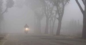 শরতের শুরুতেই ঘন কুয়াশায় ঢাকল পঞ্চগড়