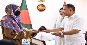 শহীদ ২ সেনা সদস্যের পরিবারকে প্রধানমন্ত্রীর আর্থিক সহায়তা
