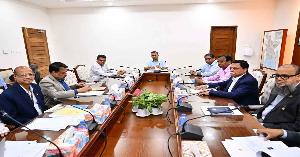 রাজধানীর একাধিক লেকের দূষণ রোধে সমন্বিত উদ্যোগের নির্দেশ প্রধানমন্ত্রীর