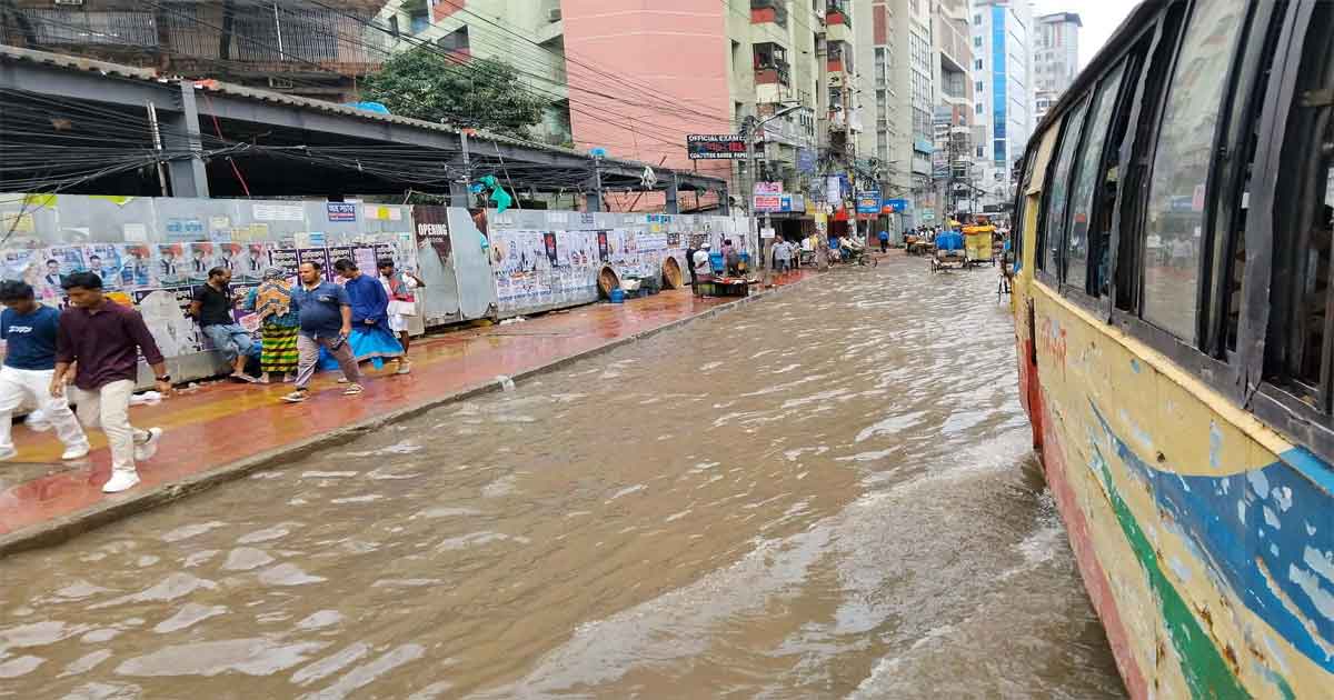 টানা বৃষ্টিতে রাজধানীর বিভিন্ন সড়কে জলাবদ্ধতা, ছবিঃ সংগৃহীত 