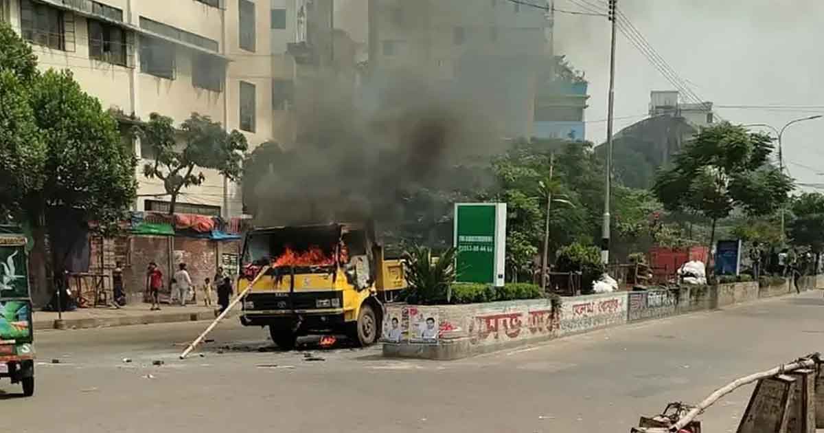 মিরপুরে ফুটপাত উচ্ছেদ অভিযানে বাধা, ছবিঃ সংগৃহীত 