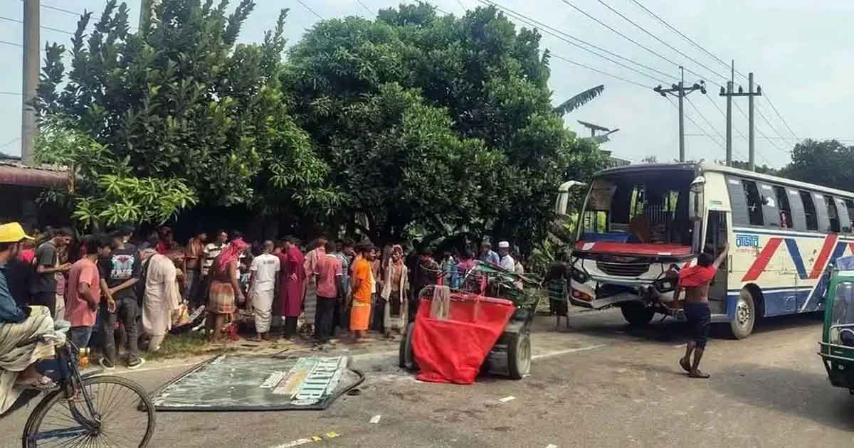 ময়মনসিংহে সিএনজিকে বাসের ধাক্কা, ছবিঃ সংগৃহীত 