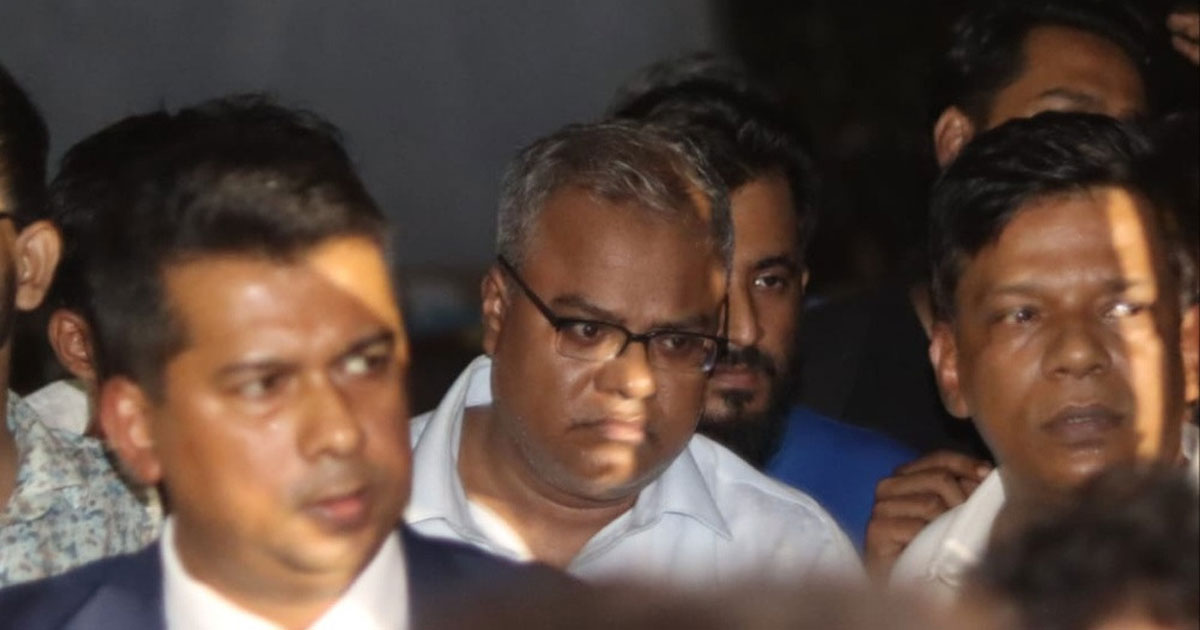 ৩০ ঘণ্টা পর মুক্ত হলেন চুয়েট উপাচার্য, শিক্ষার্থীদের ভুয়া ভুয়া স্লোগান