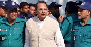 ঢাকা মেডিকেলের জরুরি বিভাগে নেওয়া হলো ইনুকে