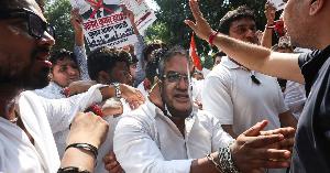 তালিকা থেকে ১৩ কোটি নাম বাদ দেওয়ার ব্যাখ্যা কী, কেন রাস্তায় ভারতের ভোটাররা