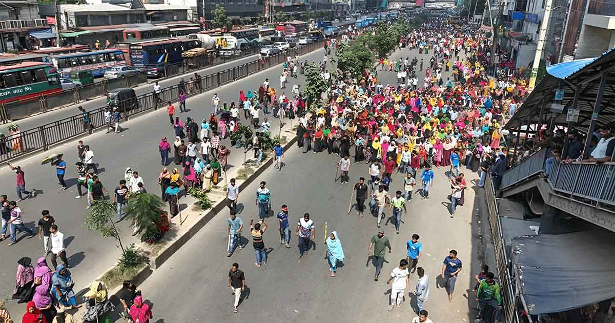 পোশাক শ্রমিকদের সড়ক অবরোধ, ছবিঃ সংগৃহীত 