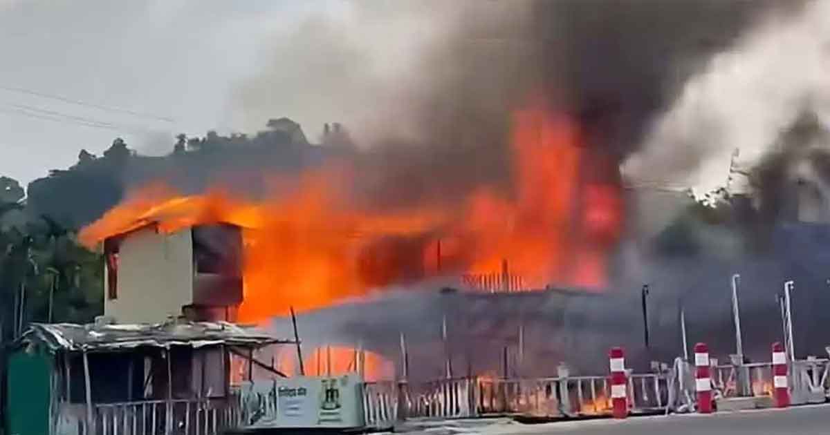 কক্সবাজারে রিসোর্টে ভয়াবহ আগুন, পাঁচজনের মরদেহ উদ্ধার