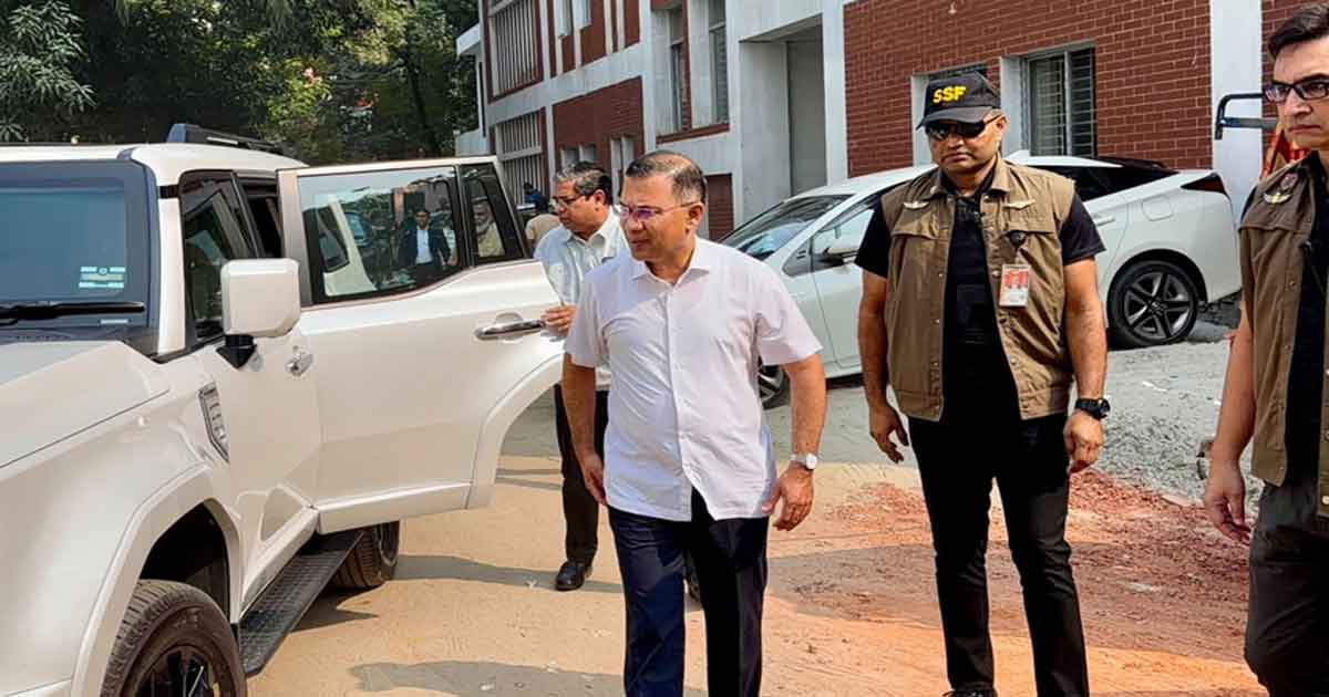 ডেঙ্গু পরিস্থিতি দেখতে হাসপাতাল ও শিক্ষাপ্রতিষ্ঠান পরিদর্শনে প্রধানমন্ত্রী
