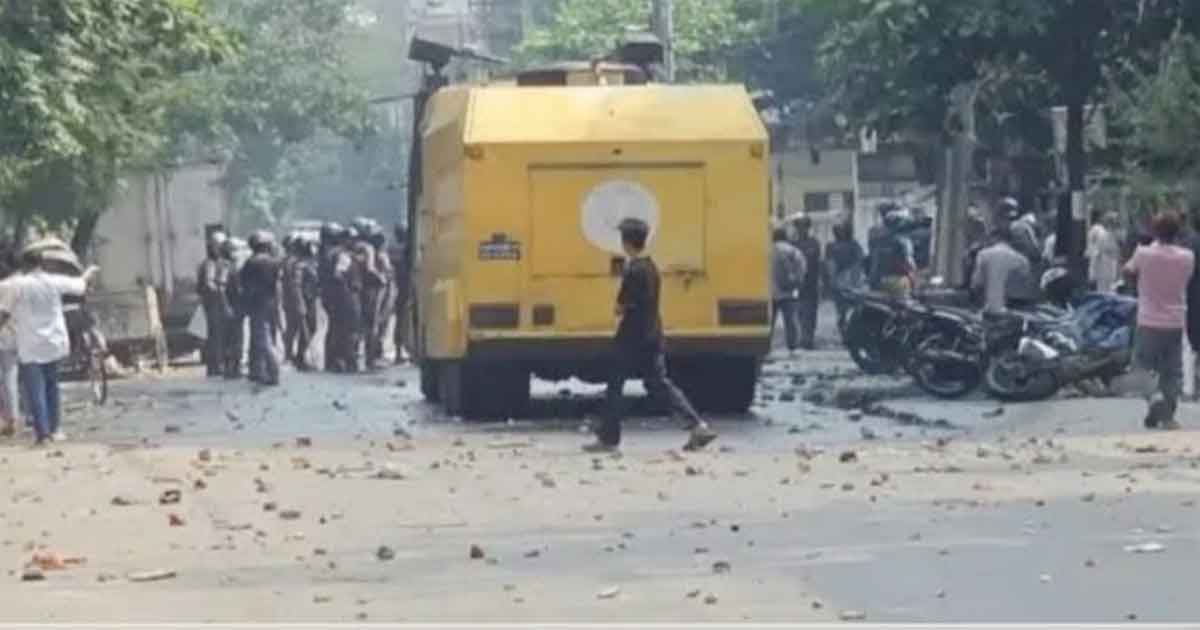 উত্তরায় পোশাক শ্রমিক-পুলিশ সংঘর্ষ, ছবিঃ সংগৃহীত 
