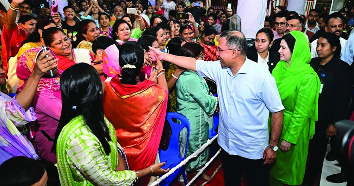 প্রধানমন্ত্রী তারেক রহমান, পূজামণ্ডপ পরিদর্শন, ছবি: সংগৃহীত