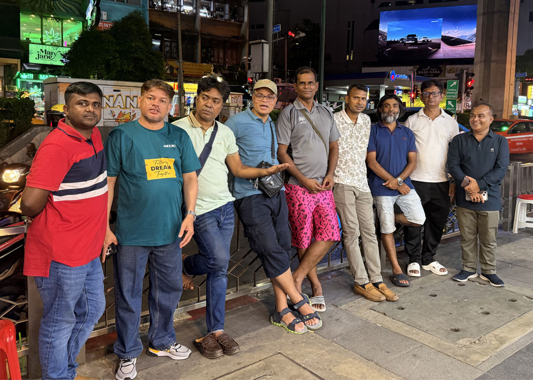 ব্যাংককের সুকুমভিতে বাংলাদেশি সাংবাদিকদের একাংশের আড্ডা, ছবি: কাজী সুমন