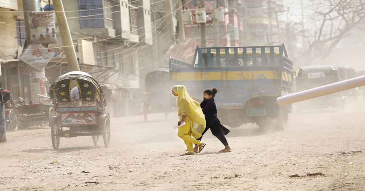 দূষণে বিশ্বের শীর্ষ পাঁচে আজ ঢাকা