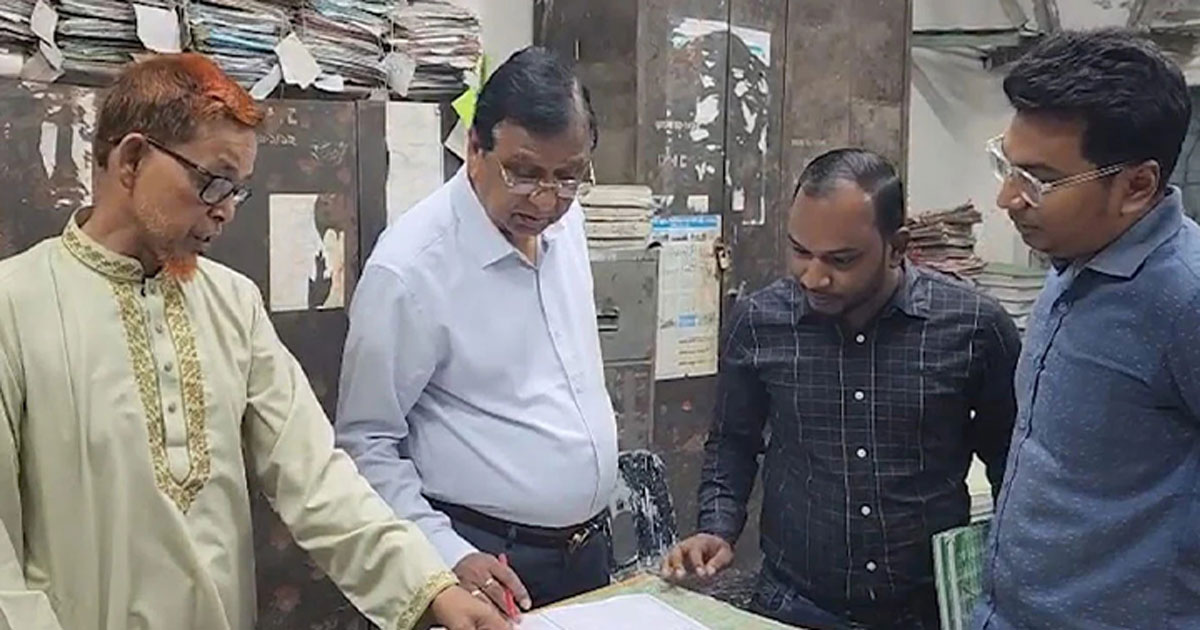 ঝটিকা পরিদর্শন চালিয়েছেন ঢাকা দক্ষিণ সিটি কর্পোরেশনের প্রশাসক আব্দুস সালাম, ছবি: সংগৃহীত